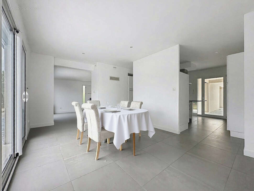 Maison à FENAY