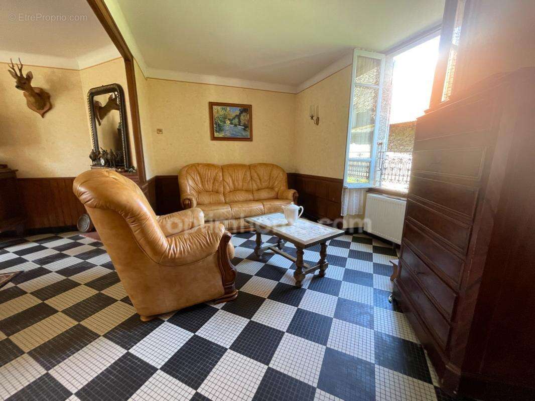 Maison  en pierre de 150 m2 avec grange- atelier-jardin - photo 8