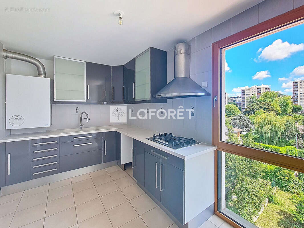 Appartement à TASSIN-LA-DEMI-LUNE