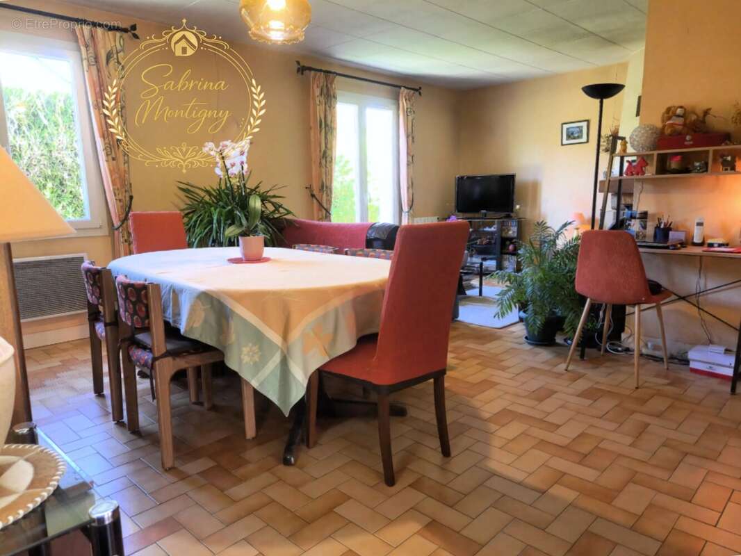 Maison à AZAY-LE-RIDEAU