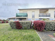 Appartement à PINS-JUSTARET