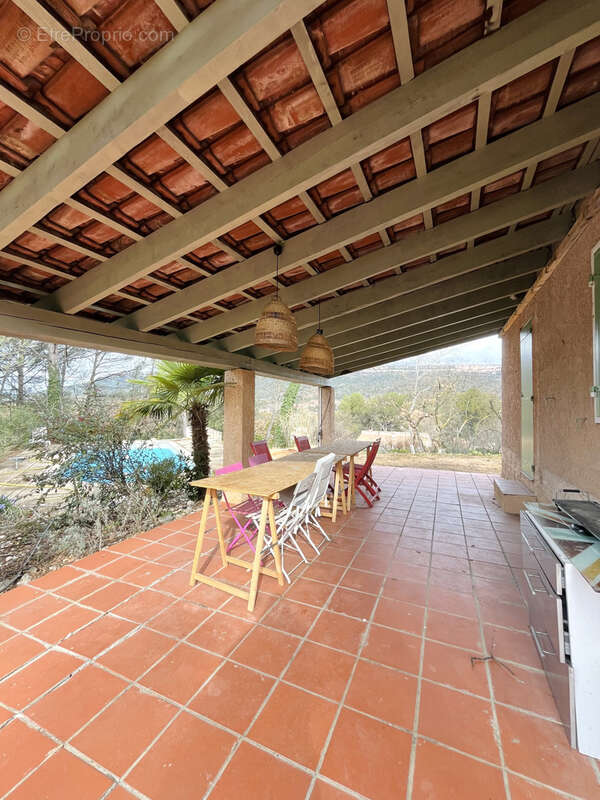 Maison à CHATEAUNEUF-LE-ROUGE