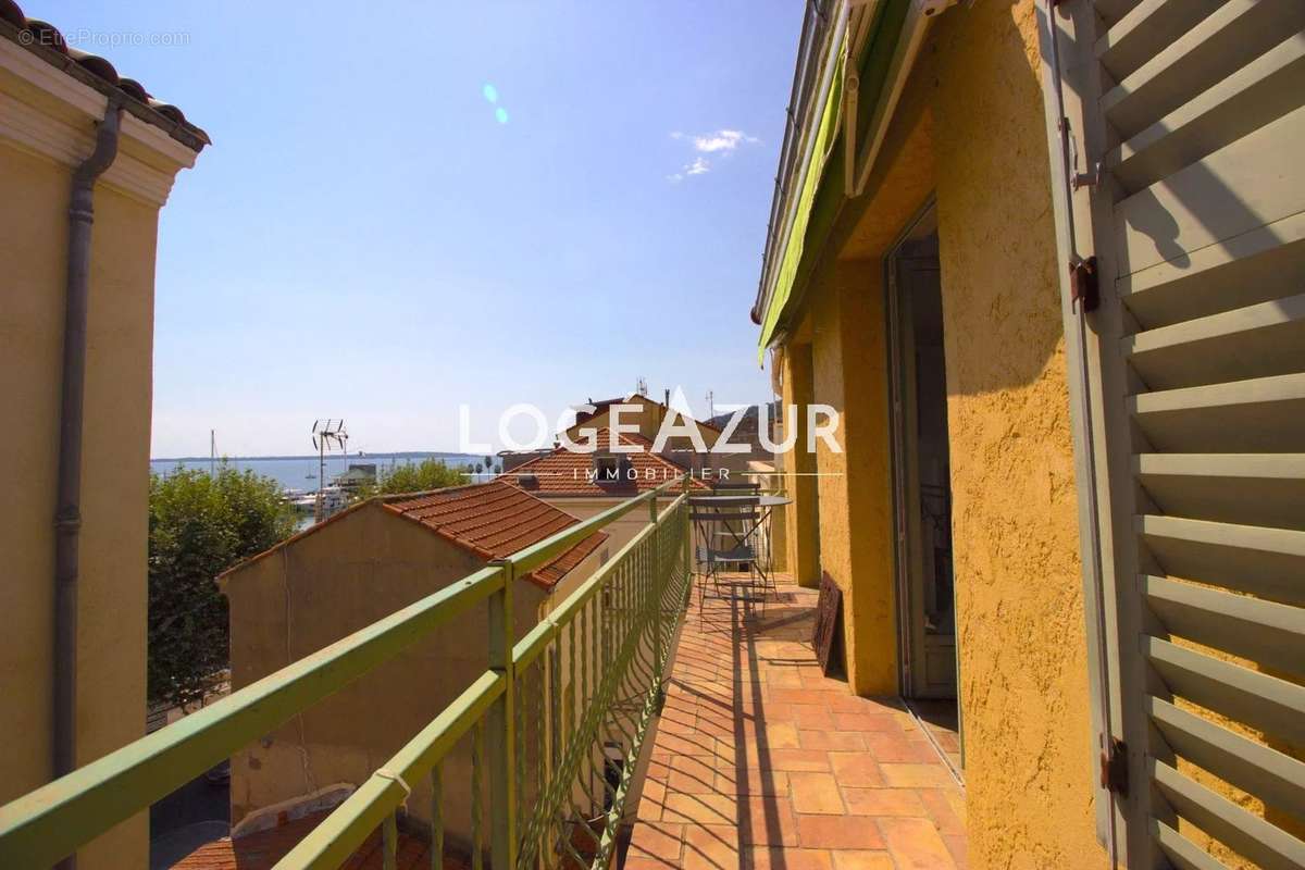 Appartement à VALLAURIS