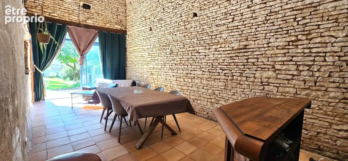 Chaunay - maison pierre - 4 chambres - jardin - photo 4