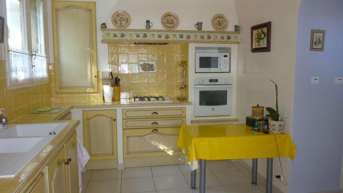 Maison à BAGNOLS-SUR-CEZE