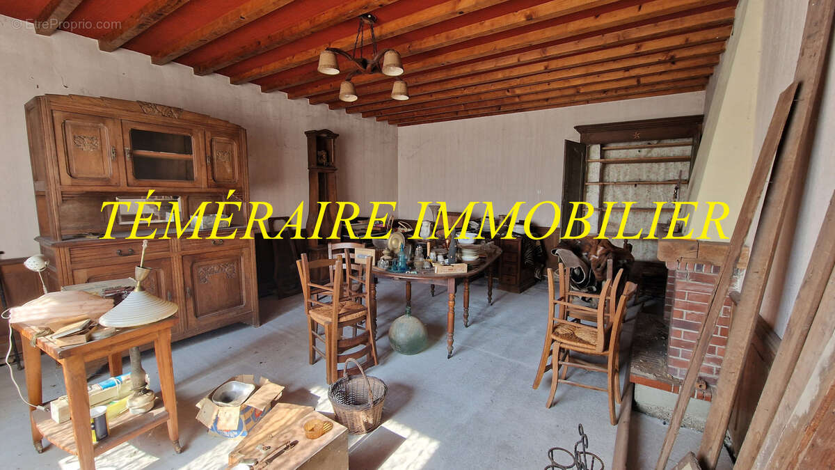 Maison à MONT-SUR-MONNET