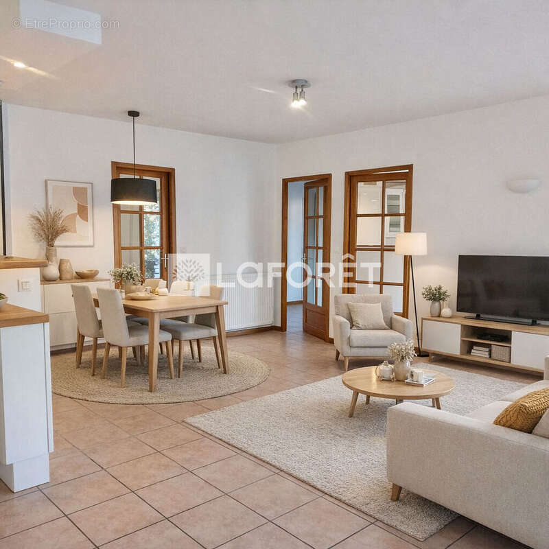 Appartement à L'ARBRESLE