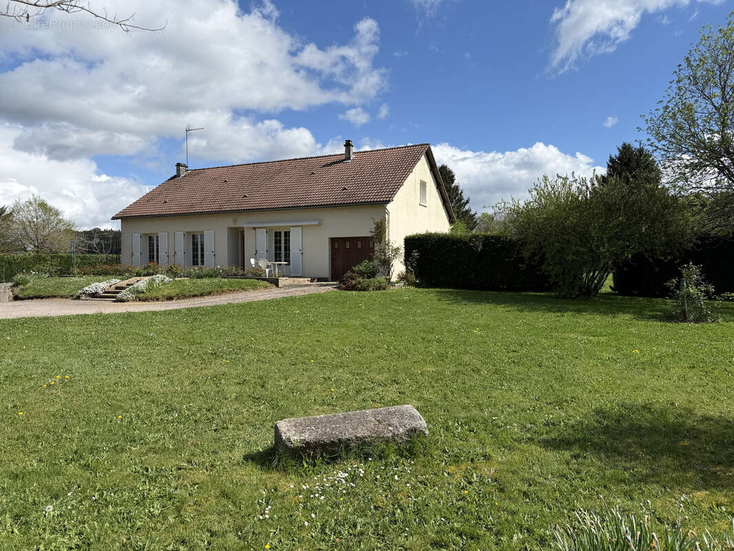 Maison à NEUVIC-ENTIER