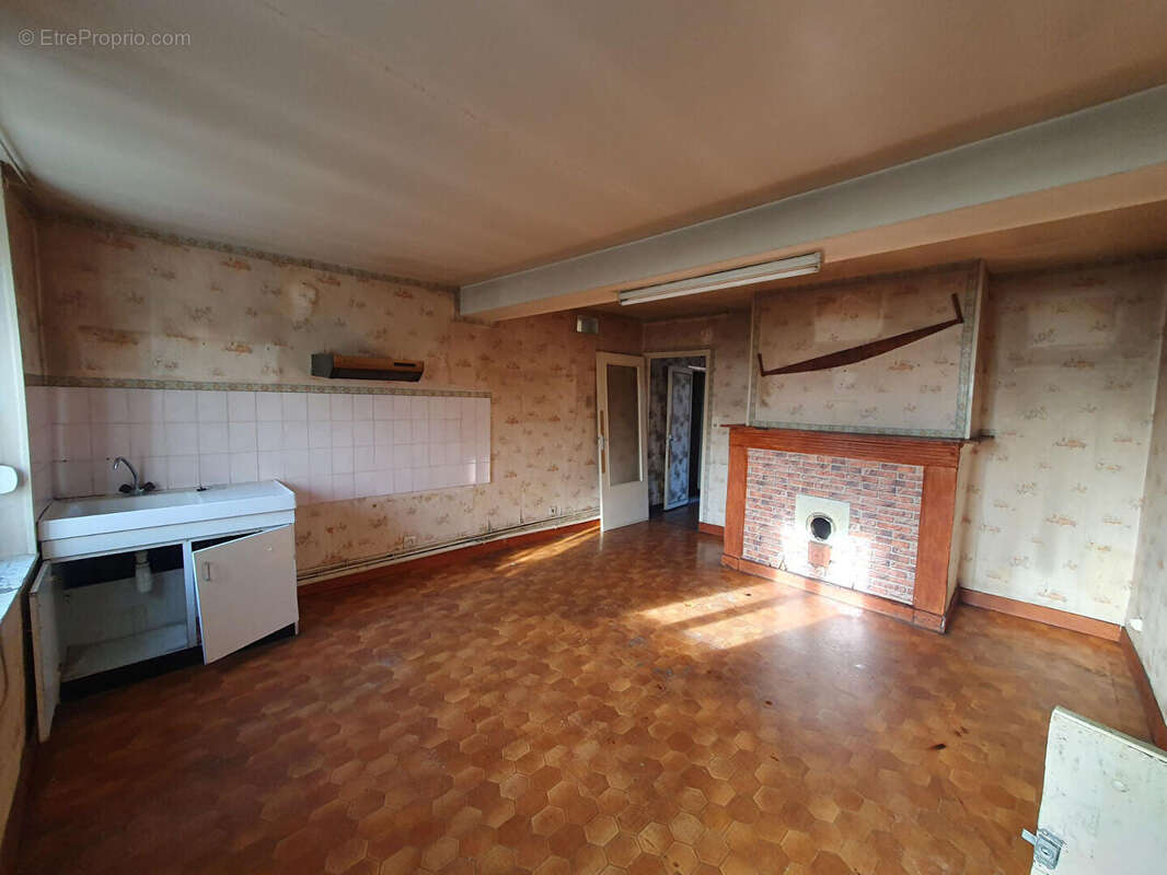 Maison à MONT-D&#039;ORIGNY