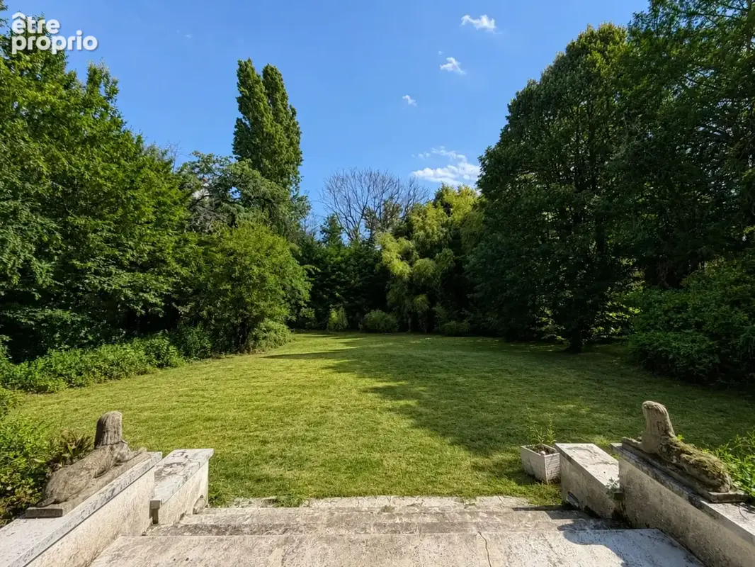 Ensemble immobilier de caractère avec jardin de 1 500 m² au cœur de Meaux - photo 2
