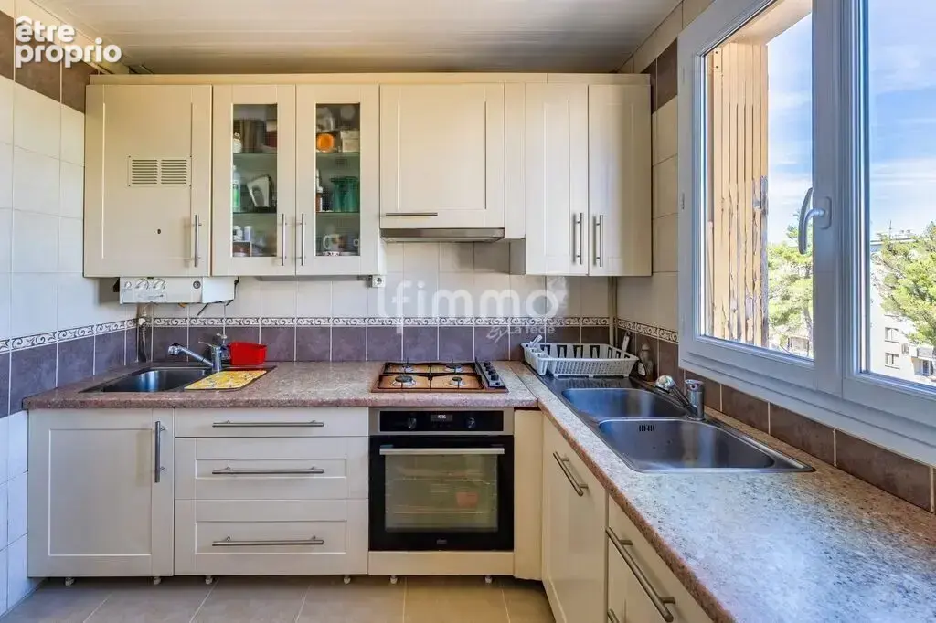 Appartement T4 de 75m2 - Saint Tronc 13010 - photo 8