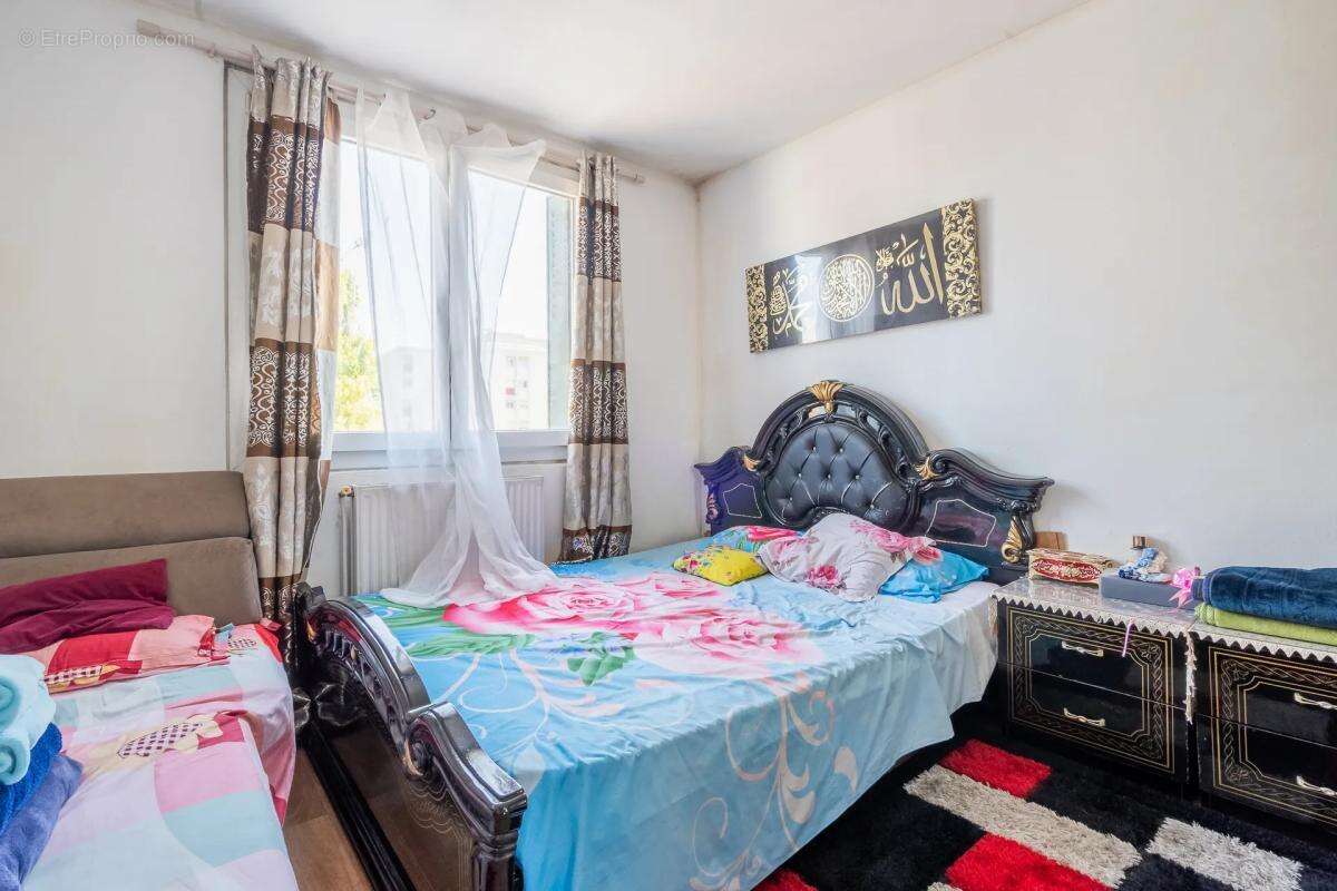 Appartement à AUBERVILLIERS