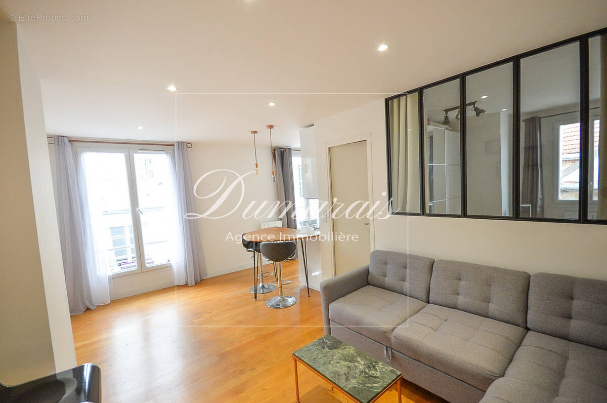 Appartement à PARIS-3E