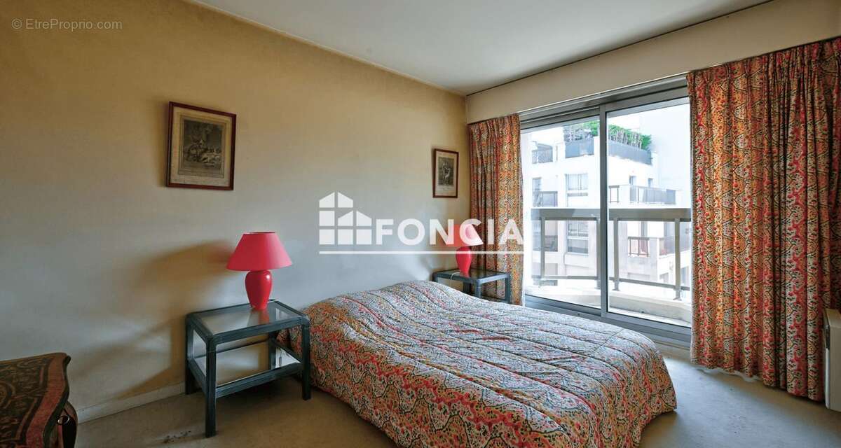 Appartement à PARIS-7E