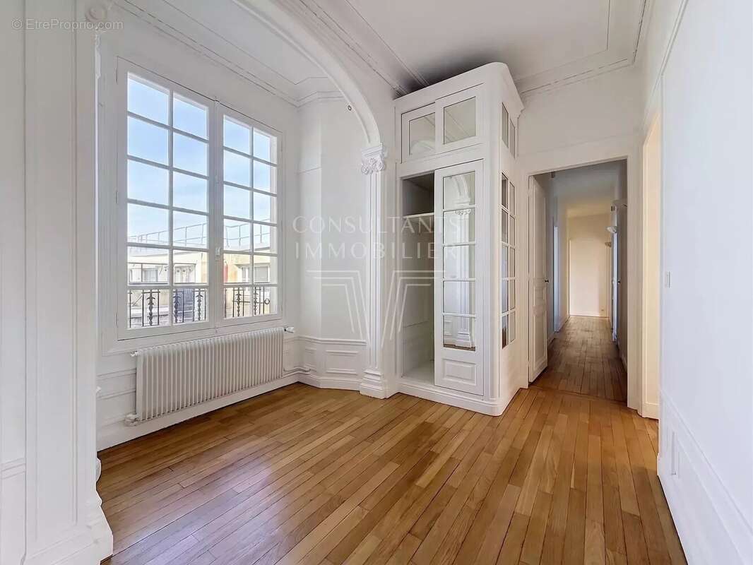 Voie privée - etage élevé - balcons - 2 chambres - - photo 8