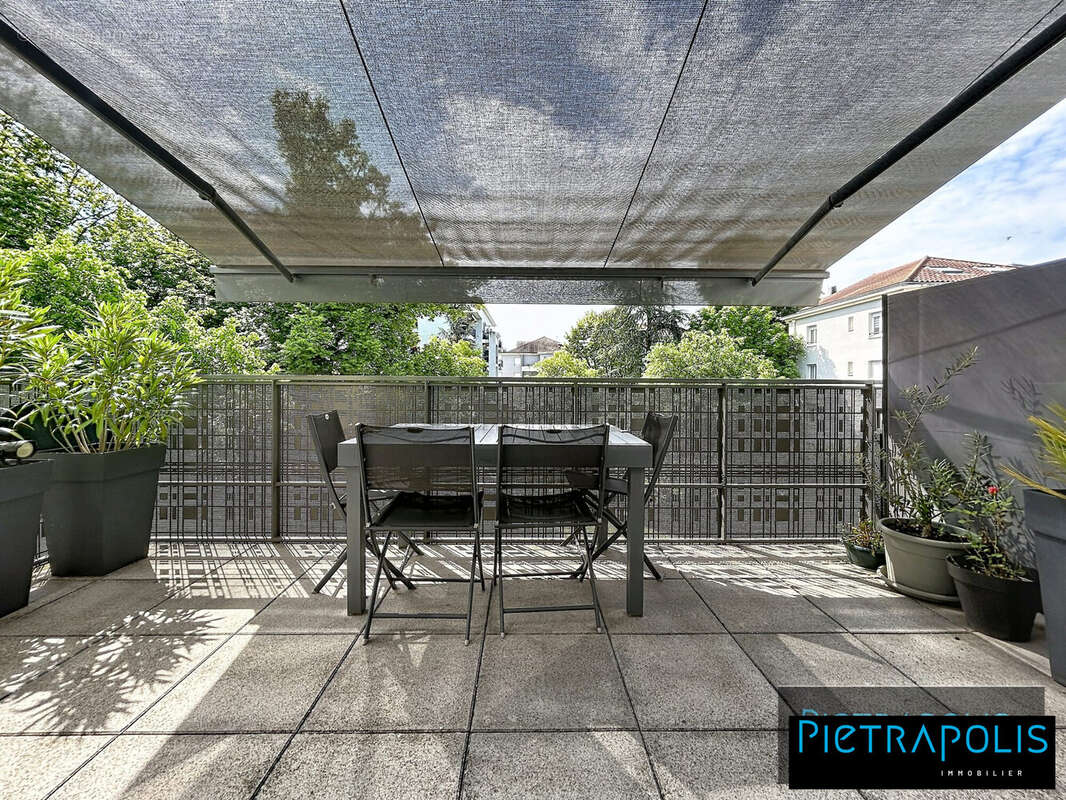 Appartement à MEYZIEU