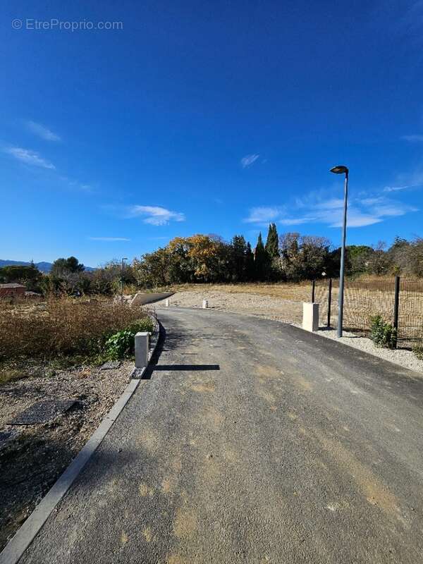 Terrain à CADENET