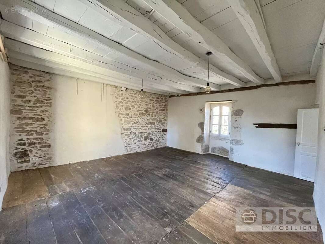 Exclusivité – Maison de village avec sous-sol complet - photo 7