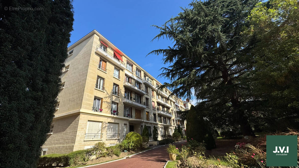 Appartement à ENGHIEN-LES-BAINS