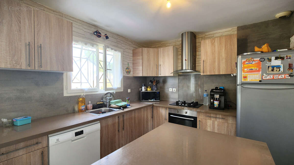 Maison à SAINT-YZAN-DE-SOUDIAC