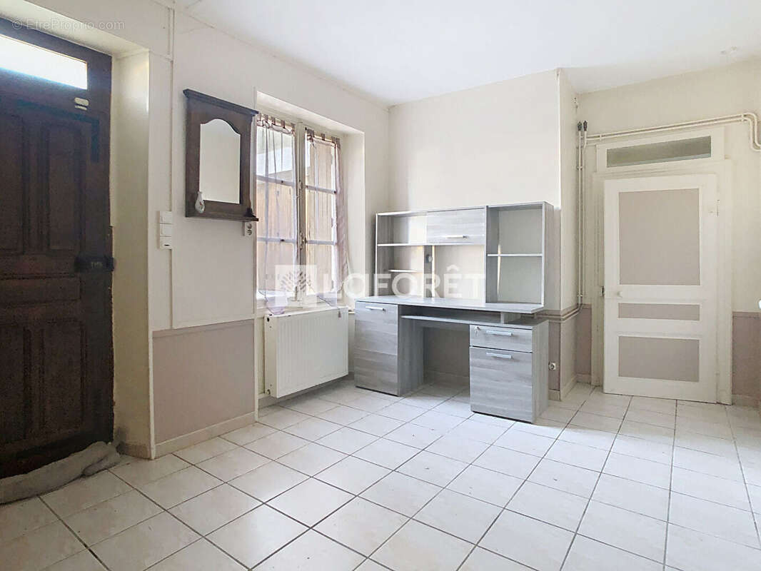 Maison à MONTOT-SUR-ROGNON