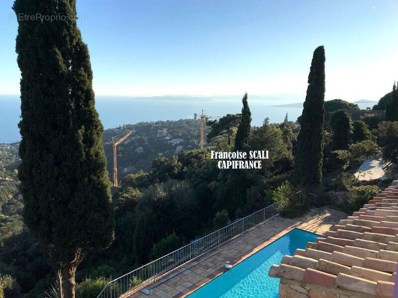 Maison à LES ISSAMBRES