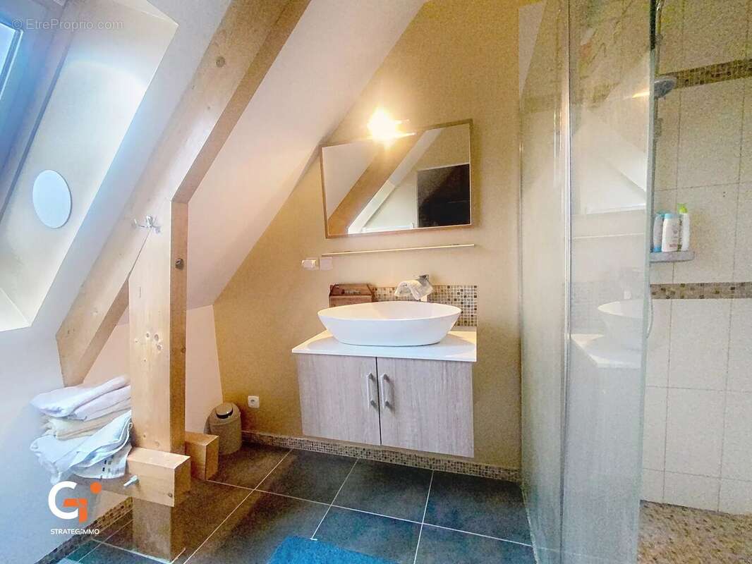 Maison à SAINT-ETIENNE-DU-ROUVRAY