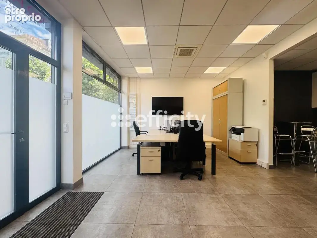 Local commercial - photo 2