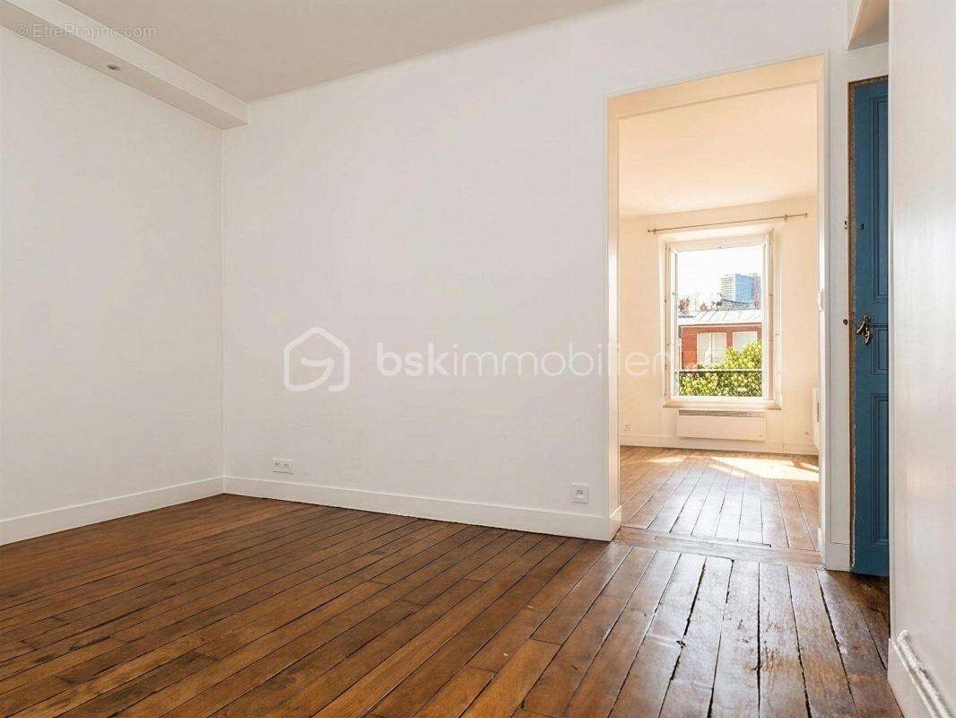 Appartement à PARIS-17E