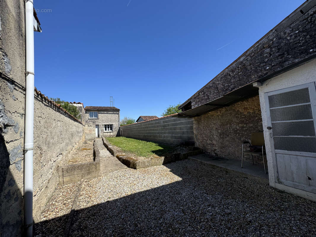 Maison à BOUTIERS-SAINT-TROJAN