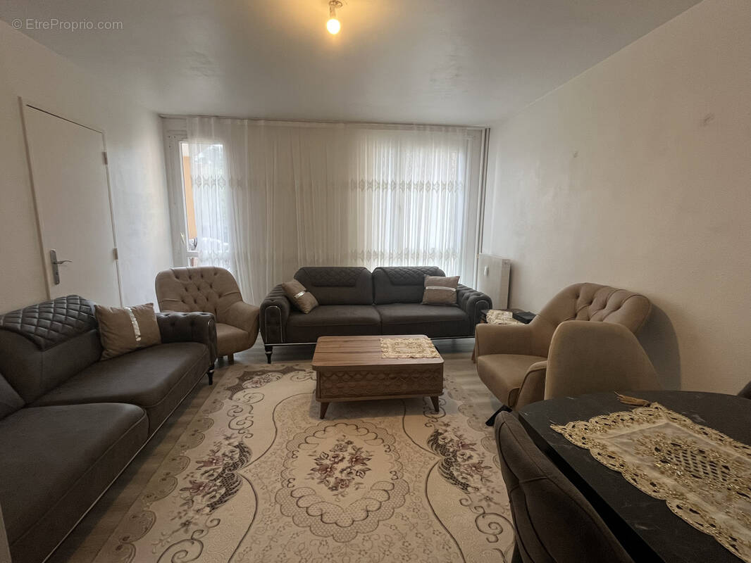 Appartement à CORBEIL-ESSONNES