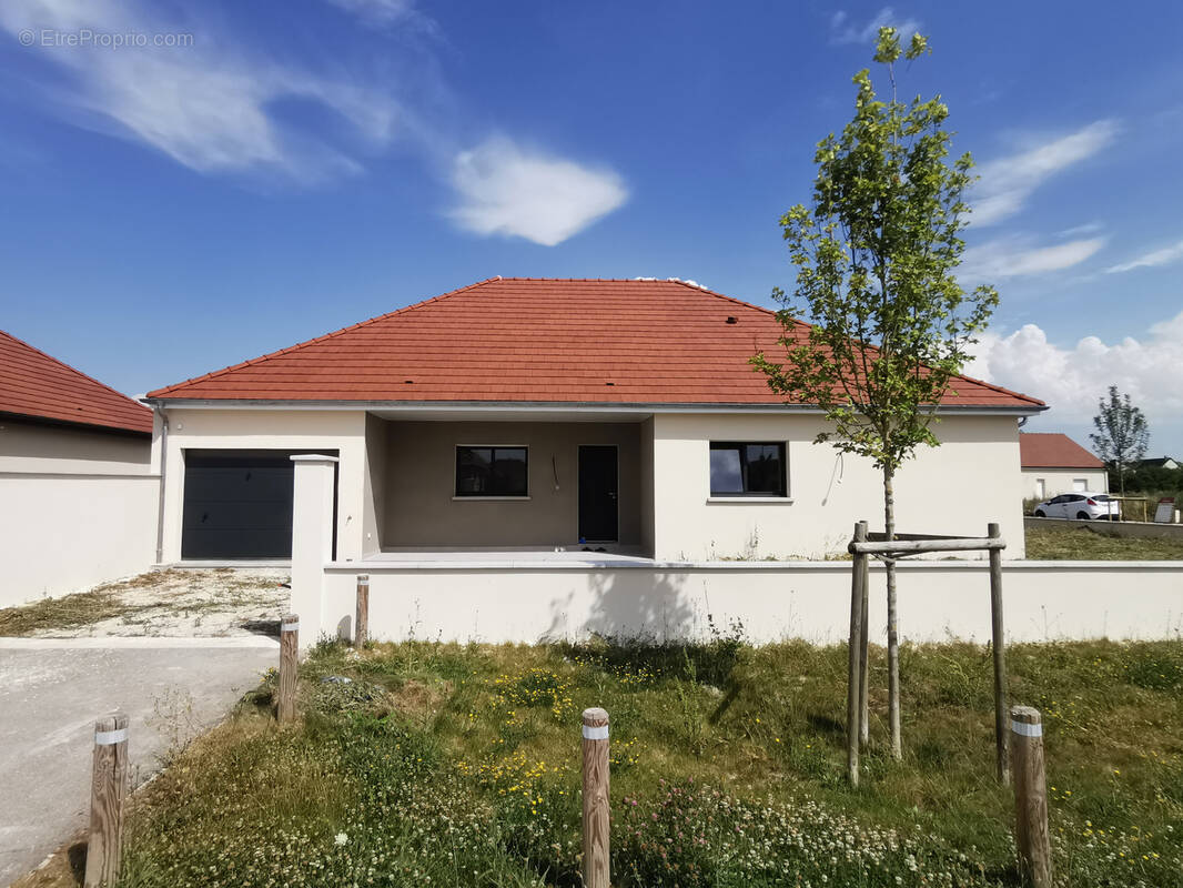 Maison achevée en 2026 avec 5 chambres à Rosières - photo 1