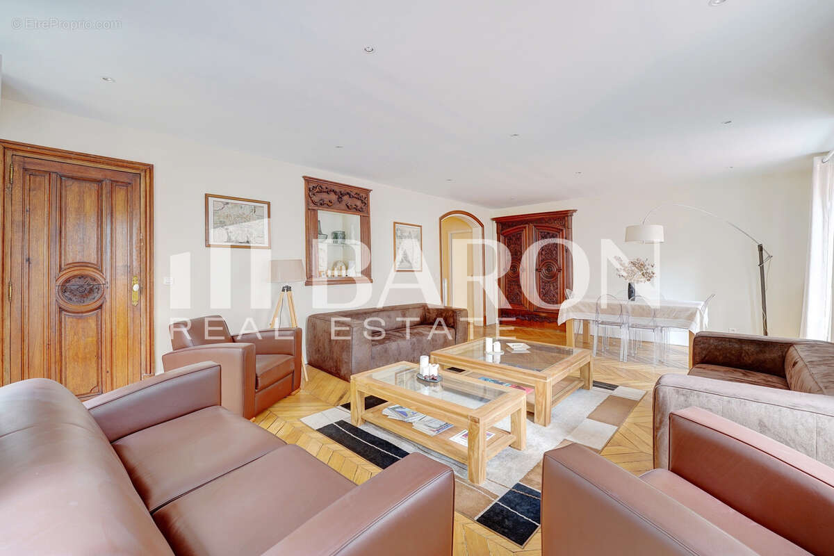 Appartement à PARIS-9E