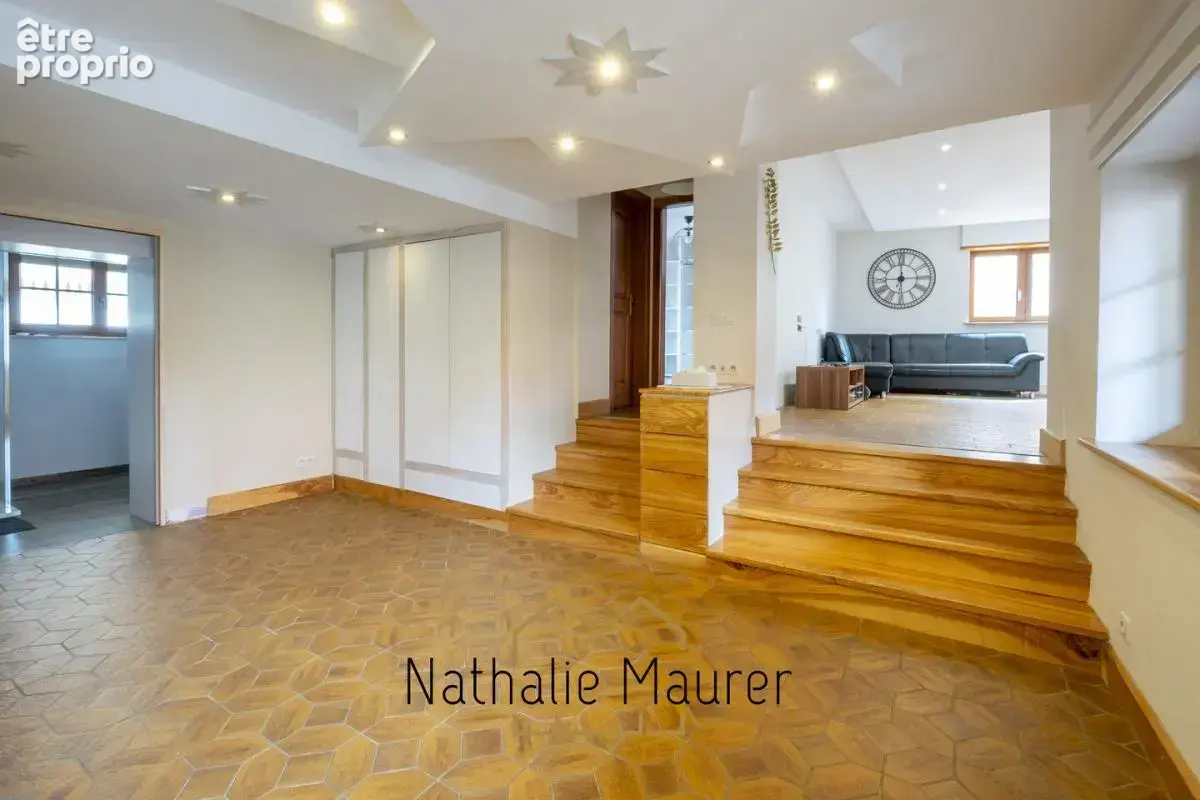 Maison familiale 8 pièces 5 chambres cour dépendances jardin - photo 6
