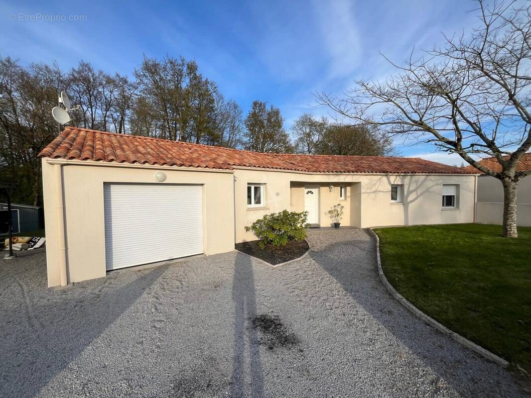 Maison à LANDERONDE