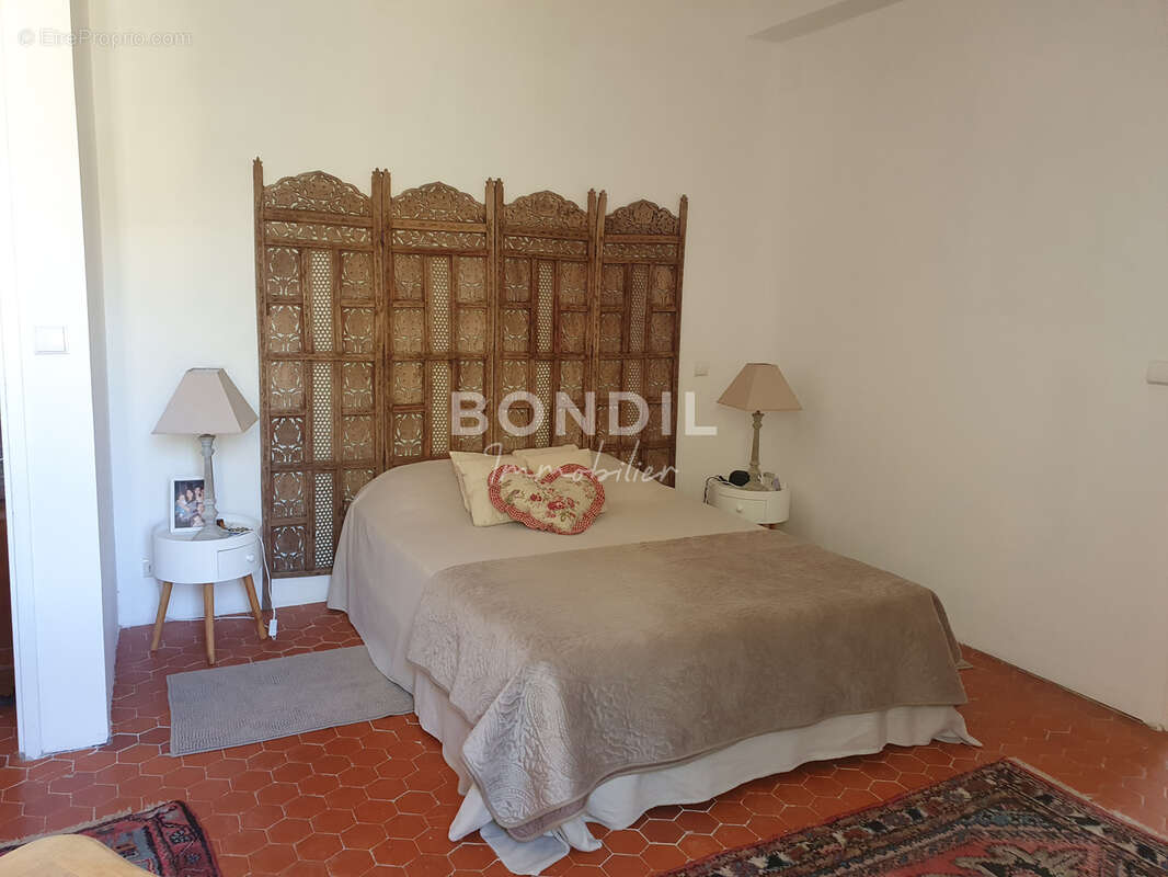 Maison à LA BASTIDE-DES-JOURDANS