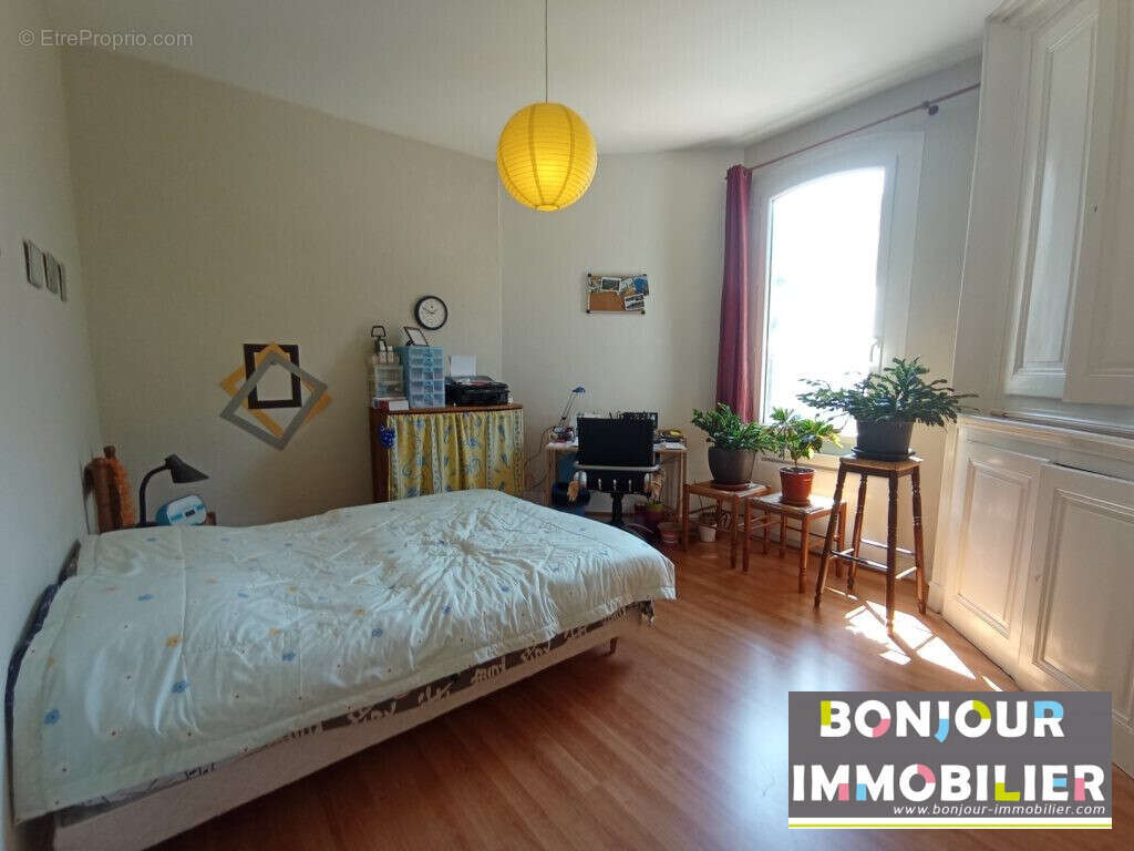 Appartement 70 m² à Saint-Laurent-Du-Pont  - photo 6