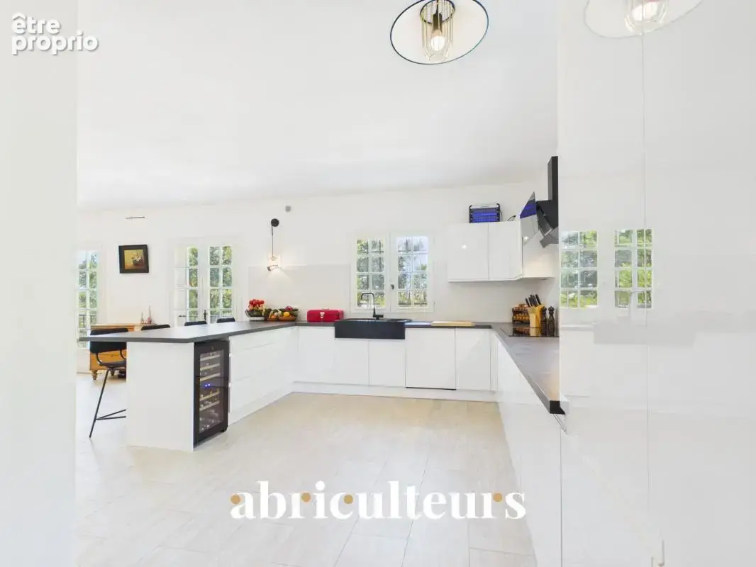 Peymeinade – Bastide provençale de 345 m² avec vue panoramique - photo 10
