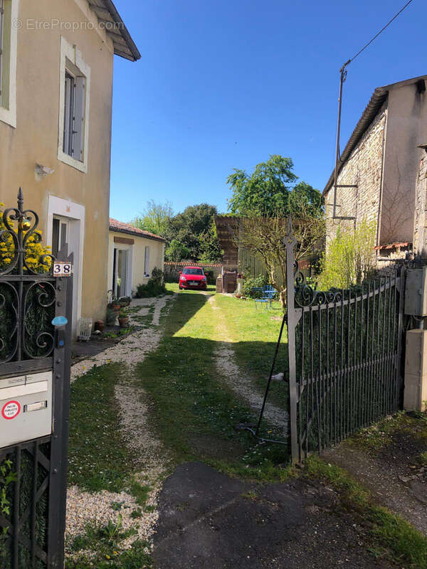 Maison à VILLEFAGNAN