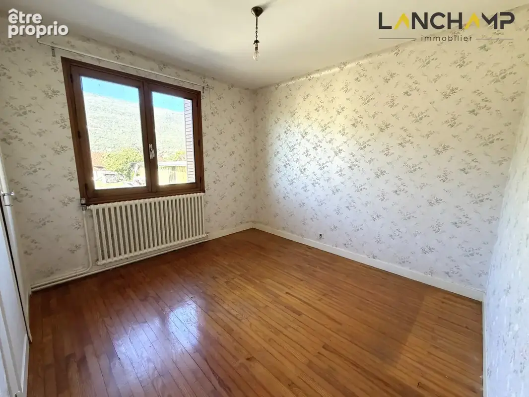 Maison à rénover avec sous-sol et joli terrain - photo 8