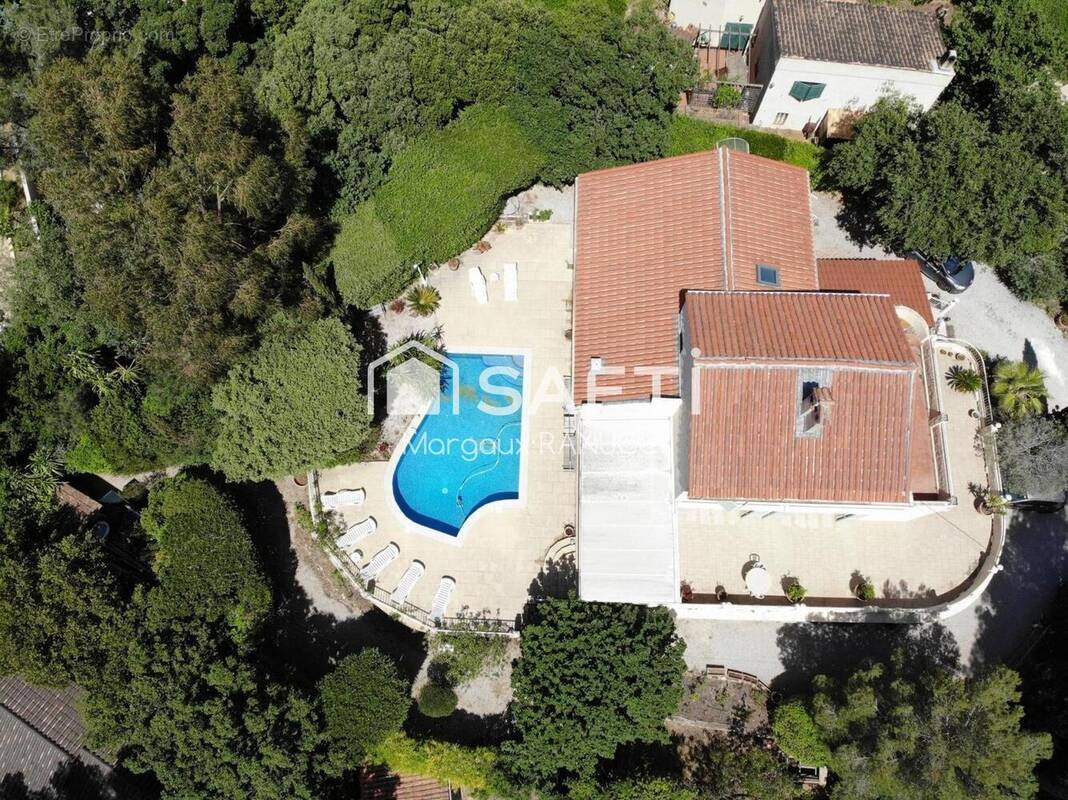 Photo 1 - Maison à SIX-FOURS-LES-PLAGES