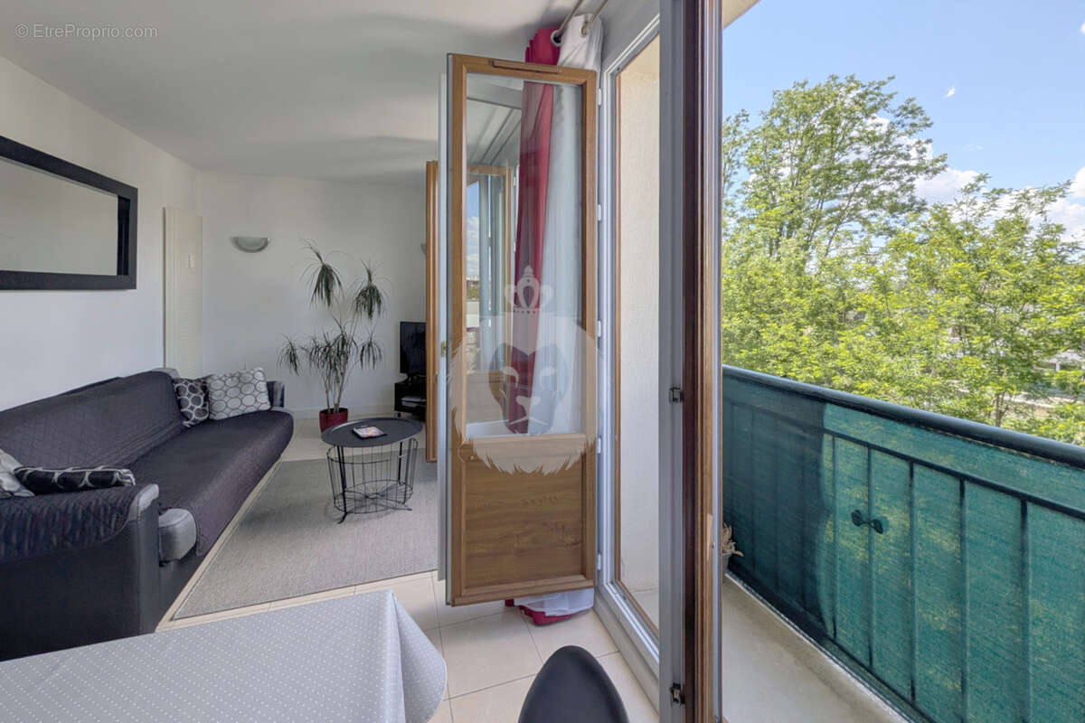 Appartement à SAINT-MAUR-DES-FOSSES