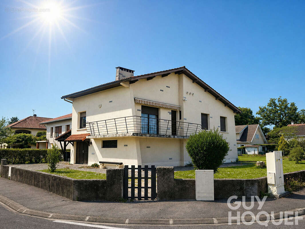 Maison à ARTIX