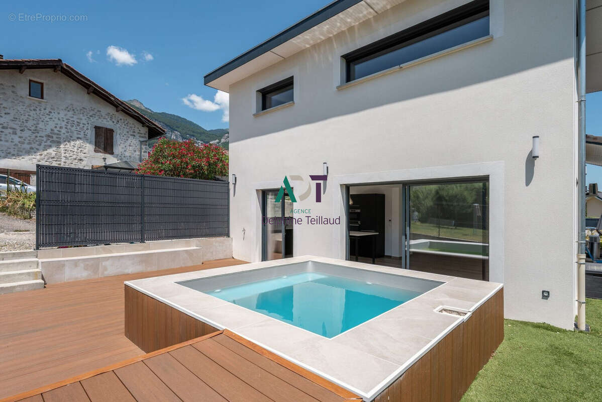 Maison à BERNIN