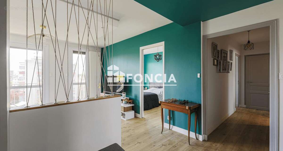 Appartement à SAINT-MARTIN-D'HERES