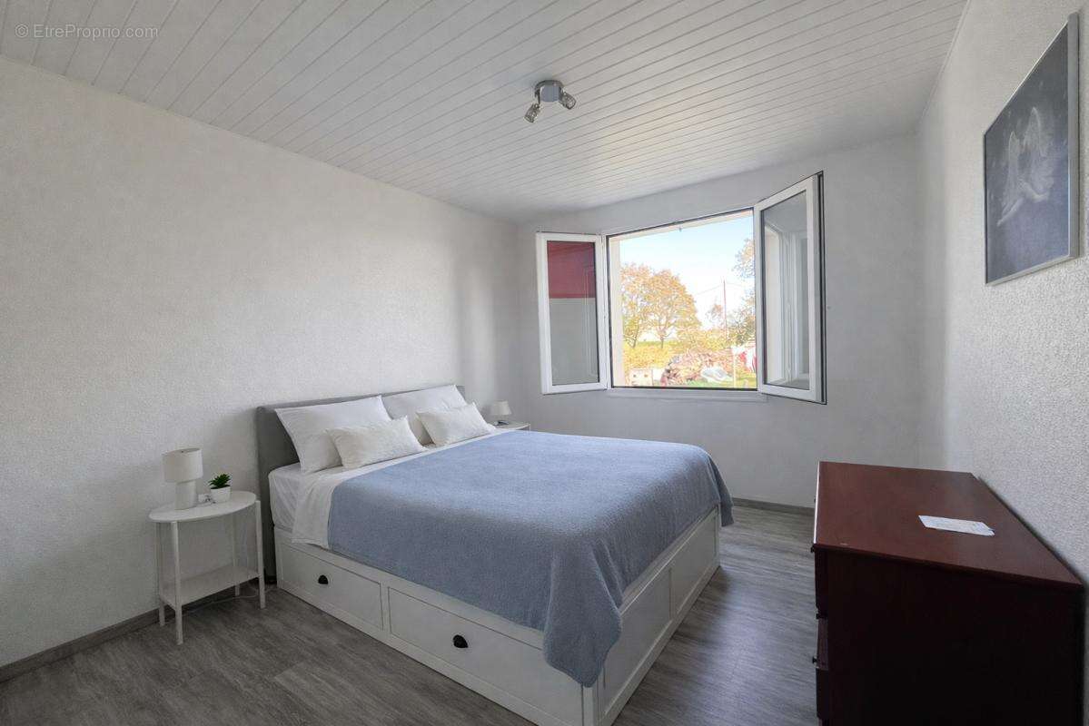 Maison à CORME-ECLUSE