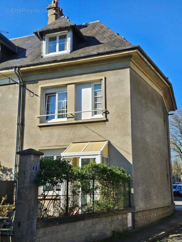 Maison de ville 4 chambres avec garage, cour et jardin - photo 9