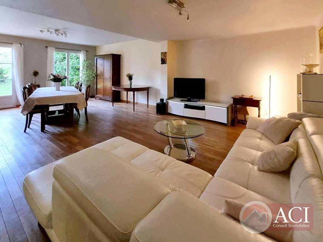 50982533b.jpg - Maison à GROSLAY