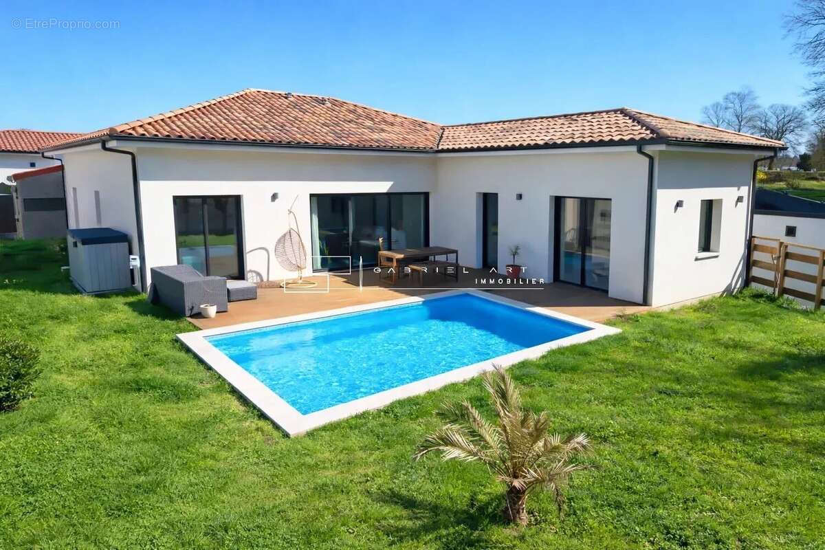 Maison à SAUBRIGUES