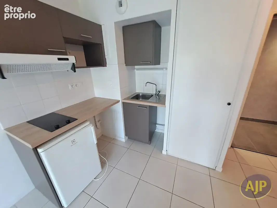 CHALLANS - Appartement T2 - photo 5